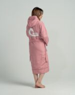 ⁦بورنص سباحة محترفين للأطفال - كشمير أنيق مبطن بالقطن⁩ - الصورة ⁦2⁩