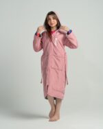 ⁦بورنص سباحة محترفين للأطفال - كشمير أنيق مبطن بالقطن⁩ - الصورة ⁦4⁩