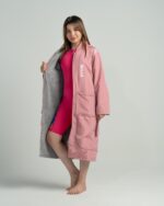 ⁦بورنص سباحة محترفين للأطفال - كشمير أنيق مبطن بالقطن⁩ - الصورة ⁦3⁩