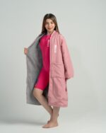 ⁦بورنص سباحة محترفين للأطفال - كشمير أنيق مبطن بالقطن⁩ - الصورة ⁦6⁩