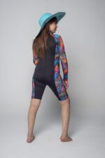 بدلة سباحة كم شورت للأطفال -باللون الأسود مع نقشة الضفيرة - الصورة 6