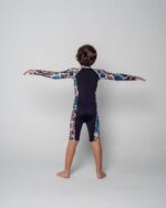 ⁦بدلة سباحة كم شورت للأطفال -باللون الأسود مع نقشة الحجر الأبيض⁩ - الصورة ⁦10⁩