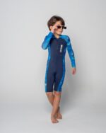 ⁦بدلة سباحة كم شورت للأطفال -باللون الكحلي مع نقشة النجوم الزرقاء⁩ - الصورة ⁦5⁩