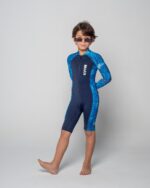 ⁦بدلة سباحة كم شورت للأطفال -باللون الكحلي مع نقشة النجوم الزرقاء⁩ - الصورة ⁦2⁩