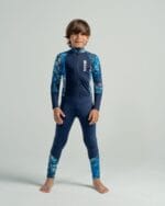 ⁦بدلة سباحة كاملة للأطفال -باللون الكحلي مع نقشة قشر السمك اللبني⁩ - الصورة ⁦4⁩