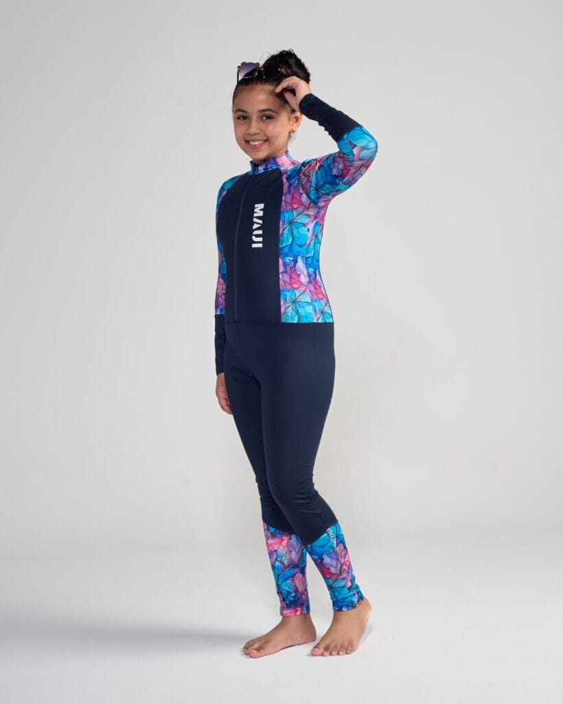 بدلة سباحة كاملة للبنات- باللون الكحلي مع نقشة الورد