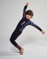 بدلة سباحة كاملة للأطفال- لون أسود مع نقشة الكواكب