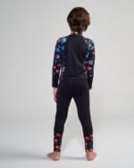 ⁦بدلة سباحة كاملة للأطفال- لون أسود مع نقشة الكواكب⁩ - الصورة ⁦4⁩