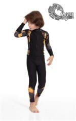 ⁦بدلة السباحة كاملة للأطفال -باللون الأسود مع نقشة الحجر الأصفر⁩ - الصورة ⁦3⁩