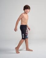 ⁦شورت سباحة أولادي - باللون الأسود مع نقشة الحجر الأبيض⁩ - الصورة ⁦5⁩