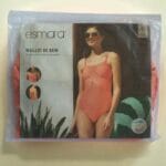 ⁦​بدلة سباحة نسائية قطعة واحدة بلون مرجاني خوخي (مستورد) - تصميم داعم ورافع⁩ - الصورة ⁦5⁩