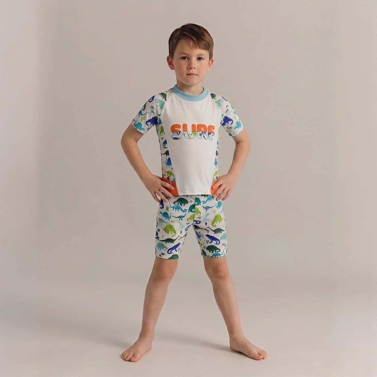 ⁦مايوه أولادي قطعتين مبطن - طقم سباحة ناعم للأطفال بنقشة Surf Dinosaurs | MAUI⁩ - الصورة ⁦2⁩
