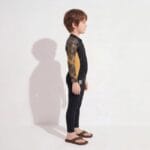 ⁦بدلة سباحة كاملة للأطفال بتصميم "رويال تايجر" - من MAUI | حماية قصوى من الشمس.⁩ - الصورة ⁦5⁩