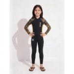 ⁦بدلة سباحة كاملة للأطفال بتصميم "رويال تايجر" - من MAUI | حماية قصوى من الشمس.⁩ - الصورة ⁦6⁩